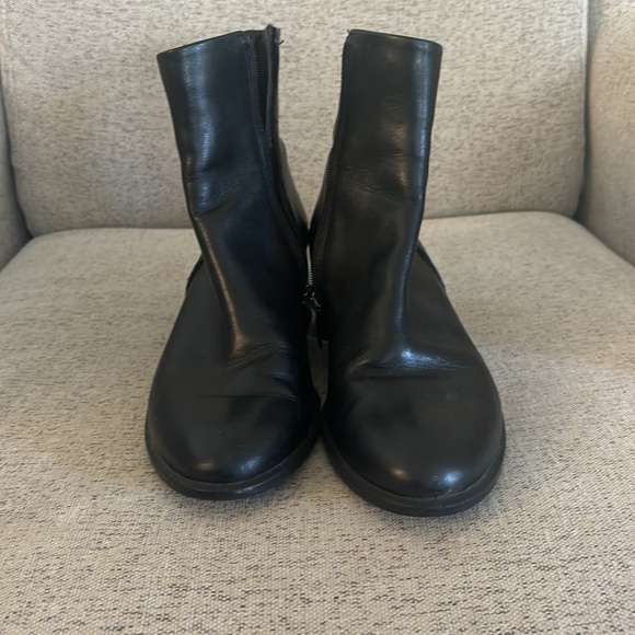 Ecco Shape 35 Block Ankle Boot - size 8 - Picture 2 of 6